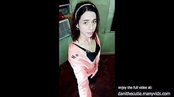 Riproduci L'amatrice tgirl dal bel viso dani única iha è la tua istruttrice di danza sexy per la notte e te la scopi mentre ti insegna a ballare