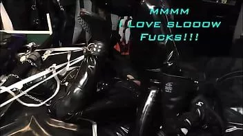 Afspelen Training van een rubberslave 4: 3 2 1 schreeuw voor mij biatch - rubbiker77