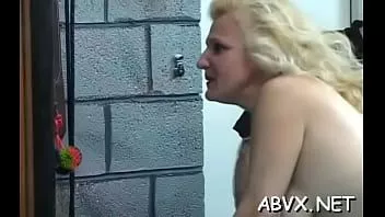 Jouer Admirable femme castor baise avec un sextoy