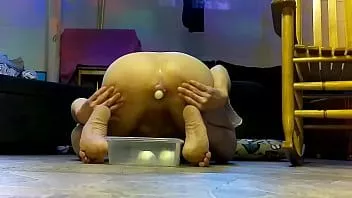 play Ich sehe, wie viele tropfnasse Würstchen und Eier ich mir in den Arsch stopfen kann