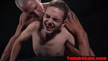 Redare Twink4sale.com <<--- băiat supus ia tată argintiu cocoș fără cap