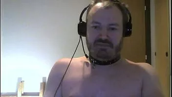 Riproduci Il maialino e truffatore danese Christian masturba il suo bbdick corto e mangia la sua sborra direttamente dalla scrivania