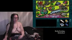 Afspelen Naakte gamer wordt achtervolgd in carrousel: deel 2
