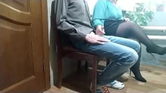 Reproduzir Busty MILF em meia-Calça Punheta Pública