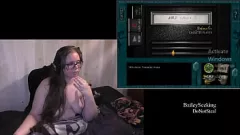 play Ondeugende BBW-gamer met grote tieten en kont wordt naakt terwijl ze Nancy Drew speelt