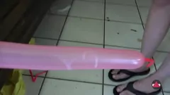 Afspelen Met sperma bedekte microbikini en ballonnen - amateurfetisjporno