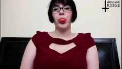 play Chewing Gum Fetish with Sexy Glasses Babe