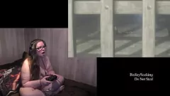 play Nude Resident Evil 3 Gamer Girls se déshabille pour la partie 6