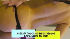 Reproduzir Bruna Lola: Maid Sexy fica travesso ao limpar